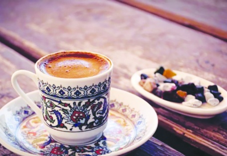 Hayatımızın 3 bin saatini Türk kahvesi içmeye ayırıyoruz