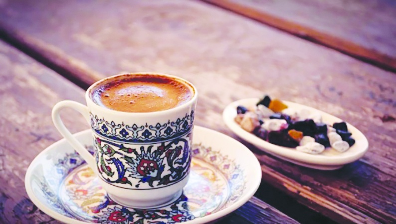 Hayatımızın 3 bin saatini Türk kahvesi içmeye ayırıyoruz