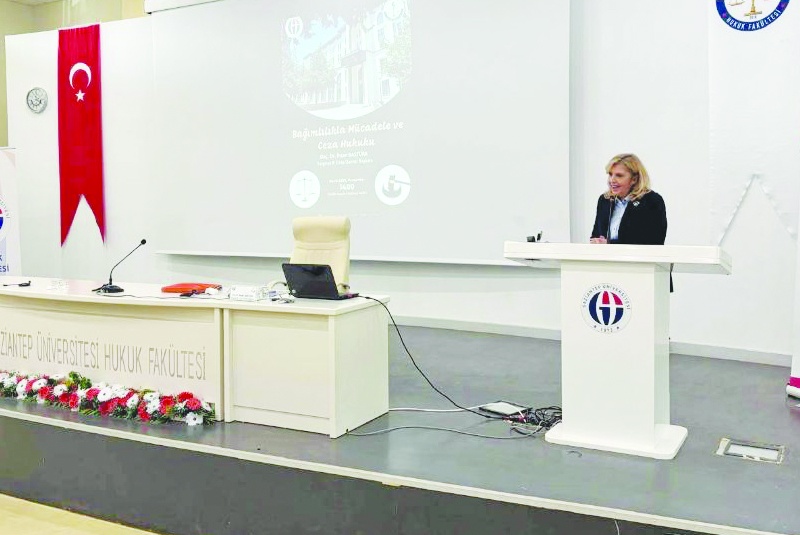 Bağımlılık giderek derinleşen  önemli bir toplumsal sorun