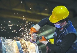 Sanayi üretiminde daralma sürüyor