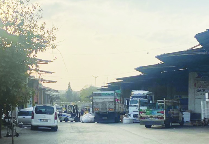 Fiyatların sürekli değişkenlik göstermesi esnafı perişan etti