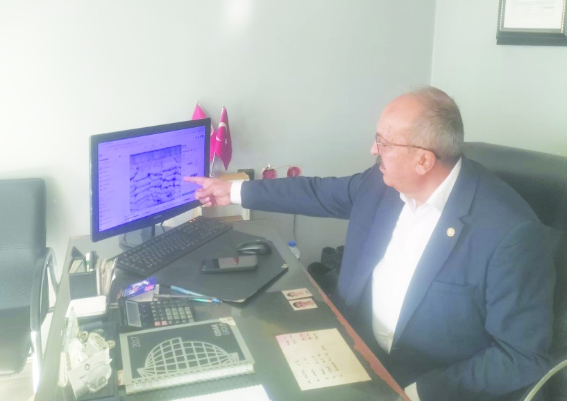 Vatandaş, SYV’nın ücretsiz  dağıttığı kömürü satıyor