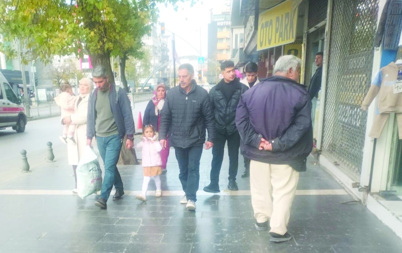 Dar gelirli insanlar borçla  ayakta durmaya çalışıyor