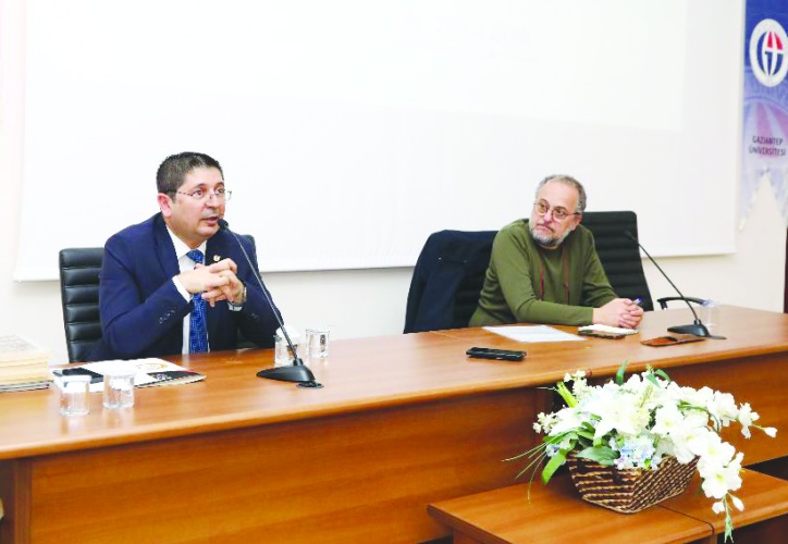 Gazeteler sadece bugünü  değil, yarını da aydınlatır