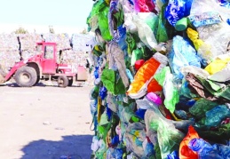 Evsel atıklar, belediyelerin dağıtacağı  farklı renkli poşetlerle evde ayrıştırılacak