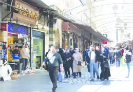 Bireysel kredi borcu 96 bin, bireysel  kredi kartı borcu 66 bin TL’yi geçti