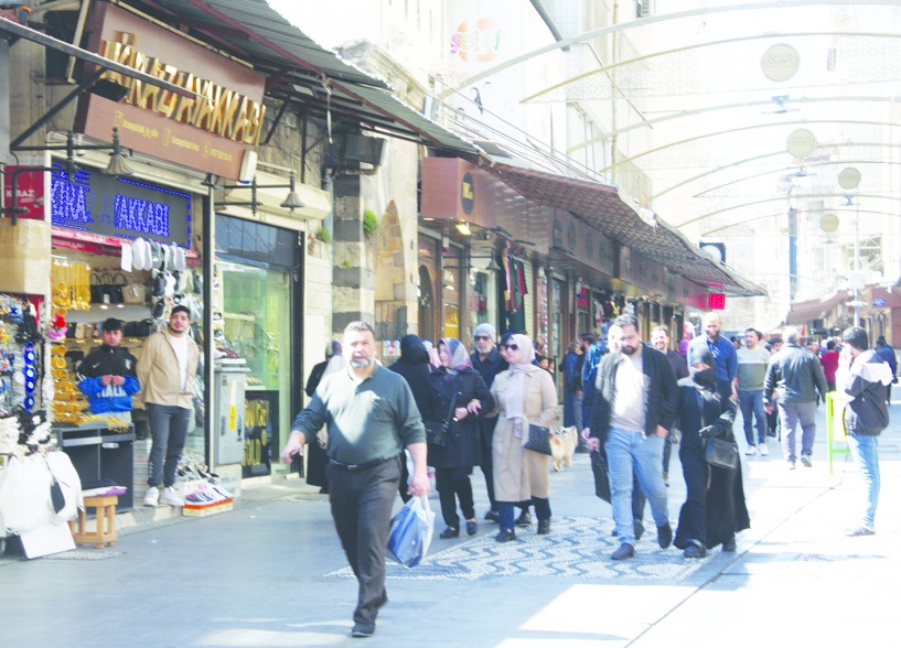 Bireysel kredi borcu 96 bin, bireysel  kredi kartı borcu 66 bin TL’yi geçti