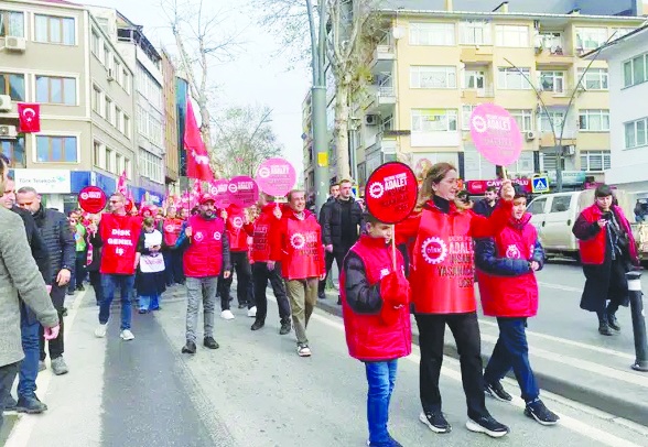DİSK, gelir ve vergide adalet talebiyle Ankara’ya yürüyor