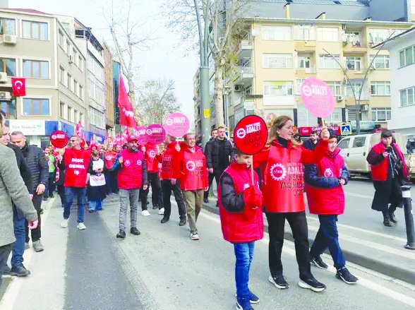 DİSK, gelir ve vergide adalet talebiyle Ankara’ya yürüyor