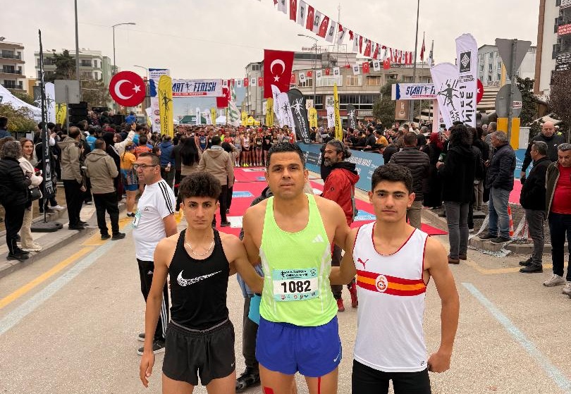 Harun Esen, Osmaniye’de düzenlenen 10 km yol yarışında ikinci oldu