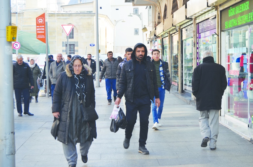 “İnsanca yaşayacak  bir ücret verilmeli’’