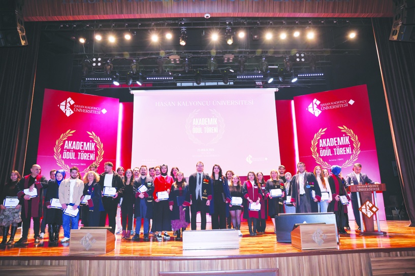 Akademisyenlere ödül verildi