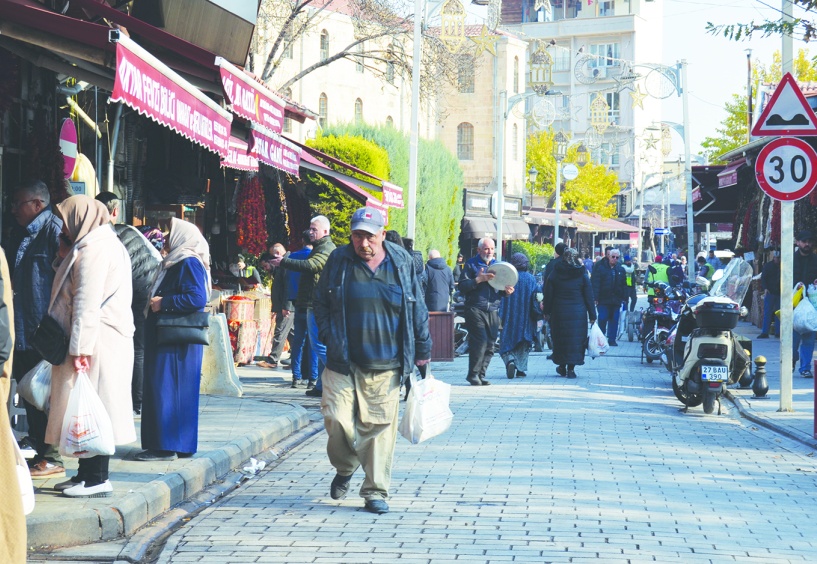 Asgari ücret yine açlık ve  yoksulluk sınırının altında