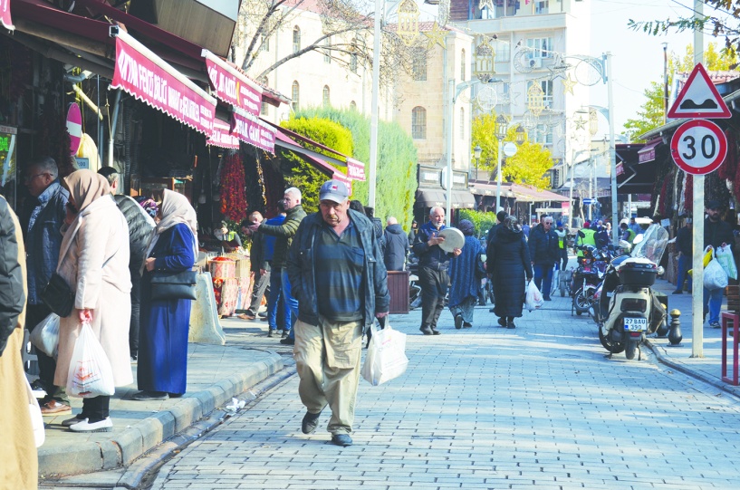 Asgari ücret yine açlık ve  yoksulluk sınırının altında