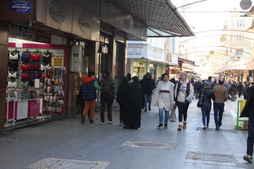 Gelir eşitsizliği uçuruma dönüştü!