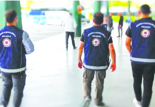 Antep’te göçmen kaçakçılarına operasyon