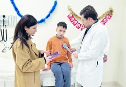 Çocuklarda VNS beyin pili takibi yapılıyor