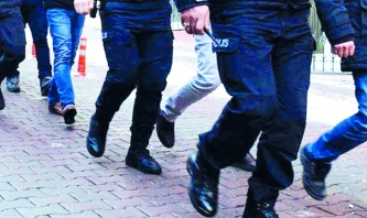 Sıfır faizli kredi yalanıyla vatandaşın 827 milyonunu çarptılar