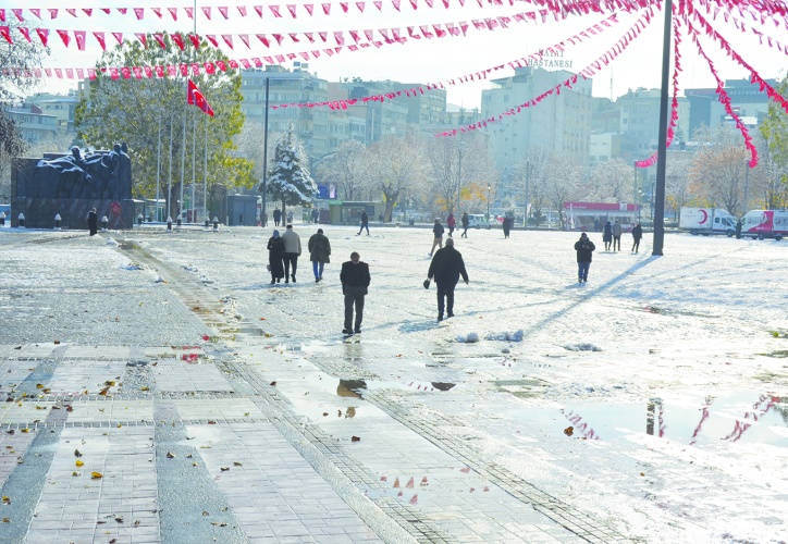 Ve çok şükür yeniden kar geliyor