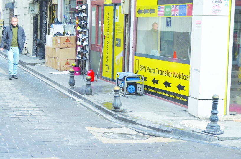 Elektrik kesintisi esnafa zor anlat yaşattı