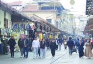 Ülkenin her ferdi, asgari ücretlisi, emeklisi işçi ve memuru ekonomik dar boğazda