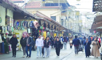 Ülkenin her ferdi, asgari ücretlisi, emeklisi işçi ve memuru ekonomik dar boğazda