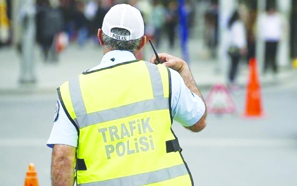 Saldırı amaçlı aracından inenin ehliyetine el konulacak!