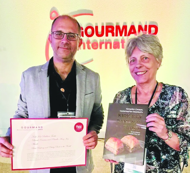 "Kırk Kat Baklava Tarihi" kitabı ödül aldı