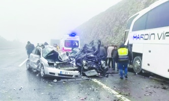 10 araç birbirine girdi, 2 kişi öldü