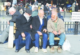 İktidarın en büyük rakibi emekliler