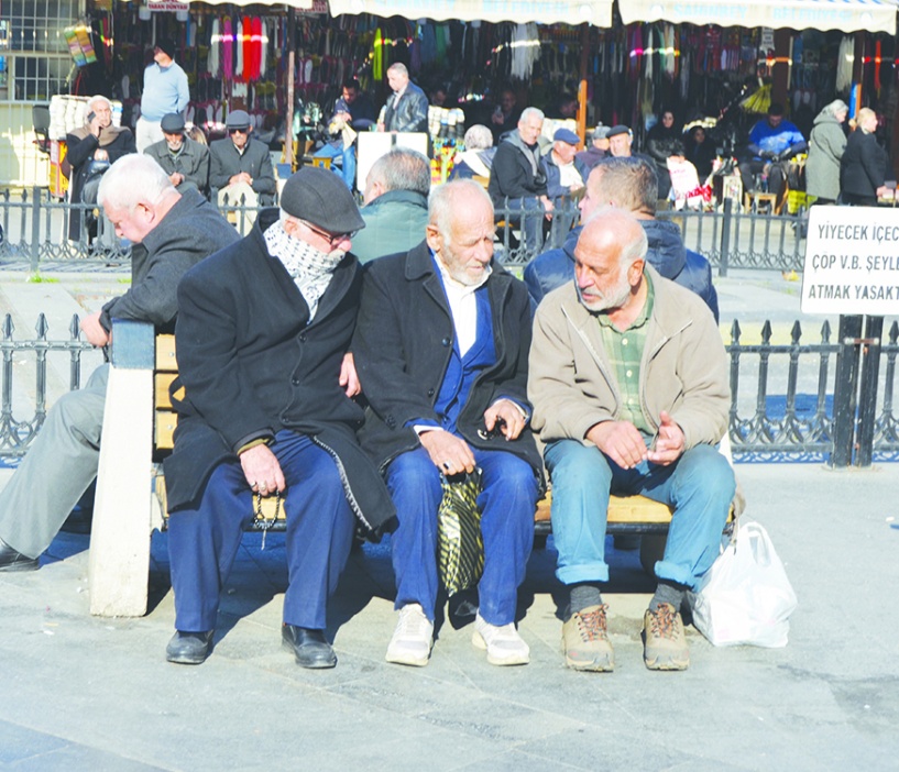 İktidarın en büyük rakibi emekliler
