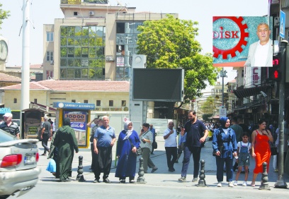 Enflasyondaki yükseliş halkı giderek fakirleştiriyor