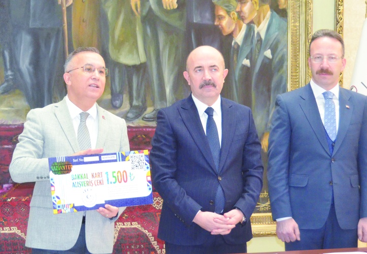 Hem ihtiyaç sahipleri hem  de bakkallar nefes alacak