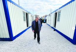 360 bin kişi hâlâ konteynerlerde yaşıyor