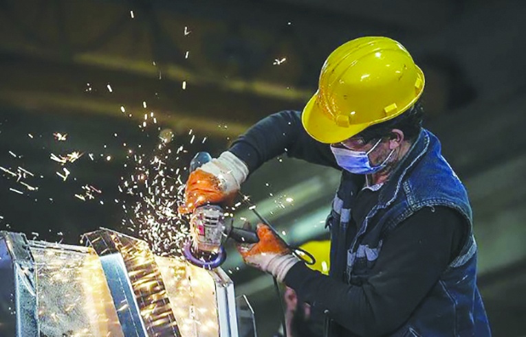 Sanayi üretimi yıllık bazda gerilerken  büyükbaş hayvan sayısında artış oldu