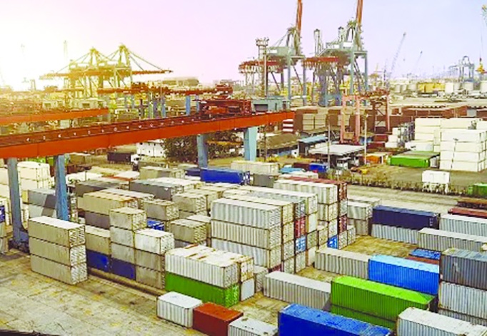 İhracat azalmaya, ithalat artmaya devam etti