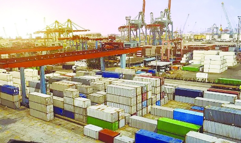 İhracat azalmaya, ithalat artmaya devam etti