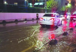 Yağış rekoru kırılırken, sular  kesildi, varlık içinde yokluk çektik