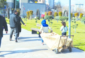 Kentin her köşesinde “adaletsizlik” kareleri var
