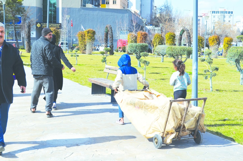 Kentin her köşesinde “adaletsizlik” kareleri var