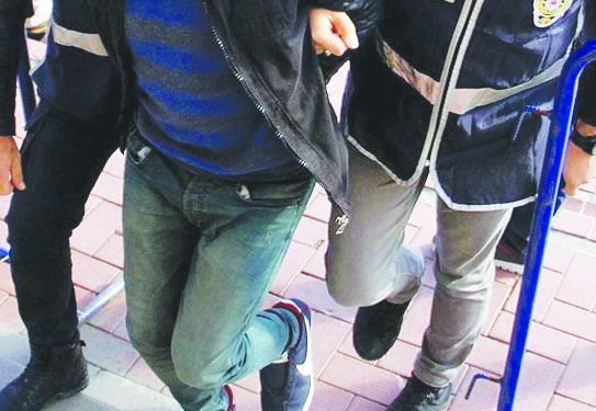 8 ille birlikte Antep’te FETÖ operasyonu, 16 kamu görevlisi gözaltına alındı!