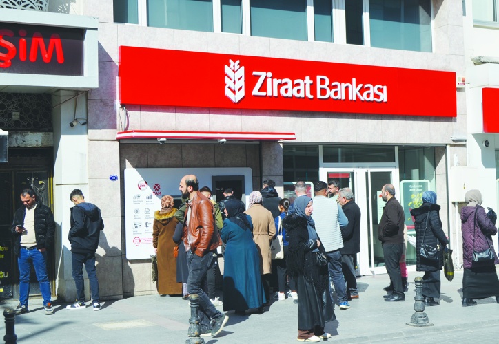 Vatandaş ağır borç yükünün  altından kalkamaz hale geldi