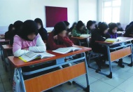 Halkın çocuklarını kuran  kurslarına layık görüyorlar
