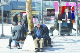 Enflasyon yükseliyor, alım gücü düşüyor,  maaşlar eriyor, açlık ve yoksulluk artıyor