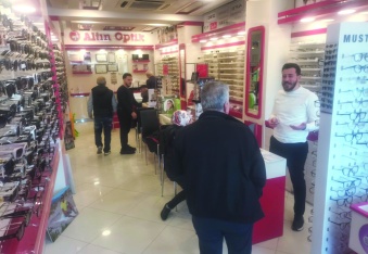 Pek çok insan, gözlük yenileme ihtiyacını erteliyor