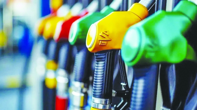 Motorine 12 TL 45 kuruş, benzine 3 TL 68 kuruş zam yapılacak