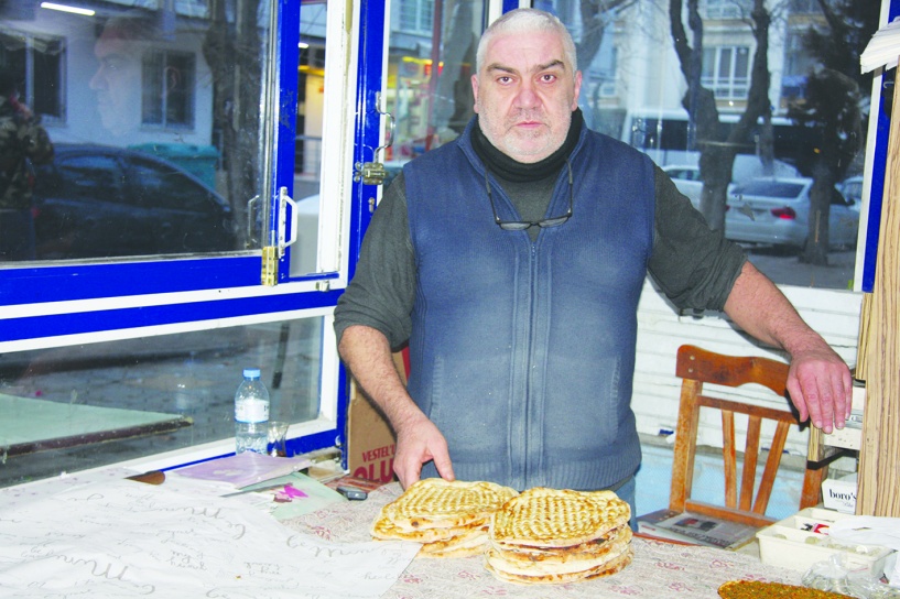 Gelir gideri karşılamadığından  birçok esnaf dükkanını devrediyor