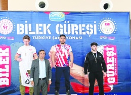 GAÜN sporcuları 4 madalya ile döndü