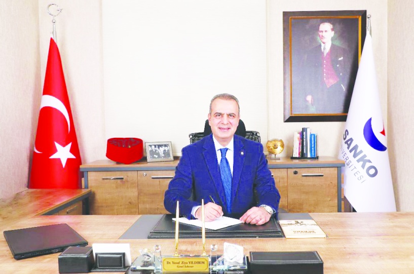 Sağlık çalışanlarımız, çok zor şartlarda özveriyle görev yapıyor