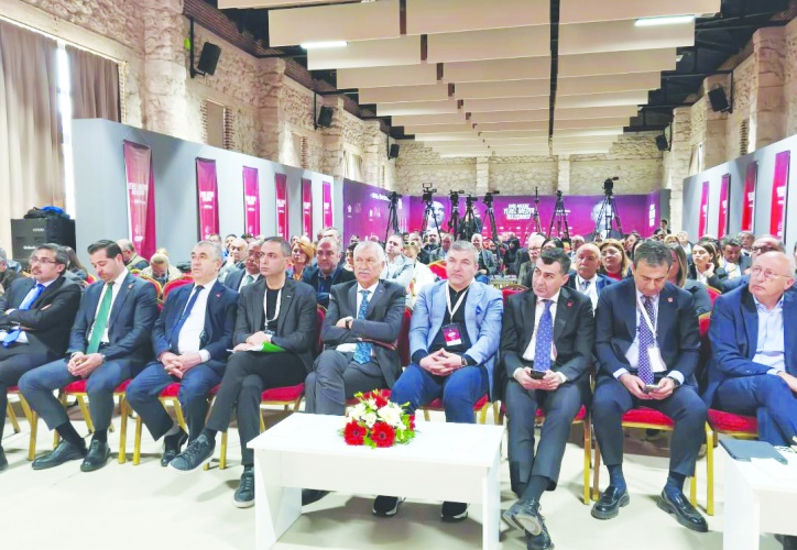 “Gazetecilere destek olması gereken kurumlar engel oluyor”